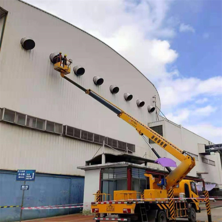 铅山县高空作业车出租服务：专业广告牌安装解决方案