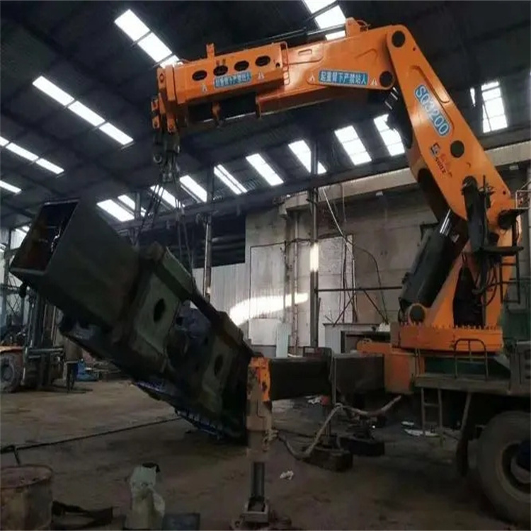 铅山县200吨折臂吊出租